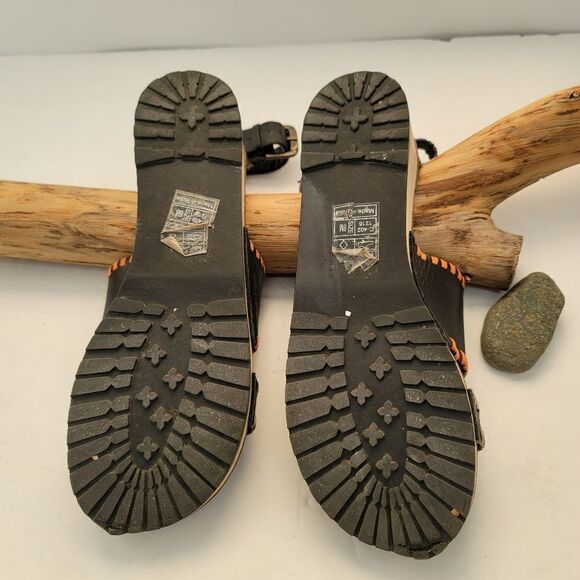 Kelsi Dagger Brooklyn DeGraw black sandals - Picture 6 of 10